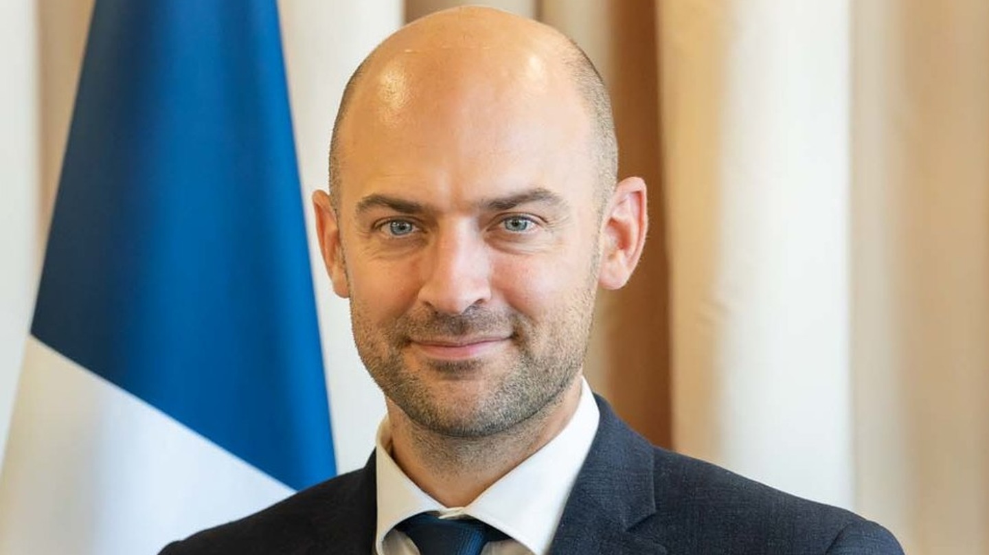 Portrait de Jean-Noël BARROT